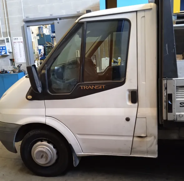 FORD TRANSIT CON CASSONE