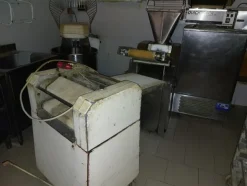 23#8270 Formatrice rifilatrice e spezzatrice