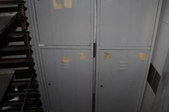 43#3961 Forno a legna in muratura con bruciatore e attrezzatura