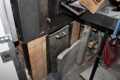 43#3961 Forno a legna in muratura con bruciatore e attrezzatura