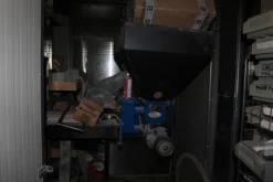 43#3961 Forno a legna in muratura con bruciatore e attrezzatura