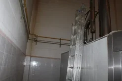 43#3961 Forno a legna in muratura con bruciatore e attrezzatura