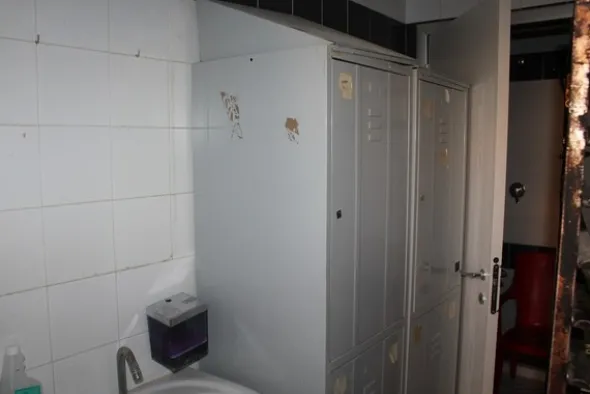 43#4902 Forno a legna in muratura con bruciatore e attrezzatura