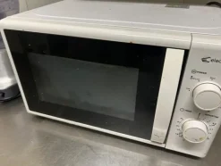65#8671 Forno a microonde e mixer
