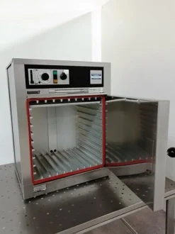 FORNO DI ESSICCAZIONE – MEMMERT – MOD. U 30 (FOR-21)
