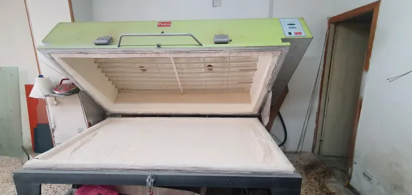 Forno per vetroaffusione