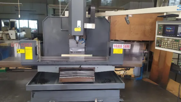 Fresatrice a banco fisso CNC MAGNUM YAMA SEIKI BT-1300