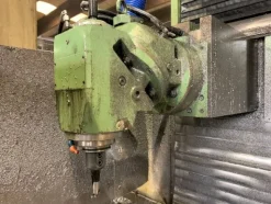 9#8345 Fresatrice cnc a montante mobile con testa birotativa manuale