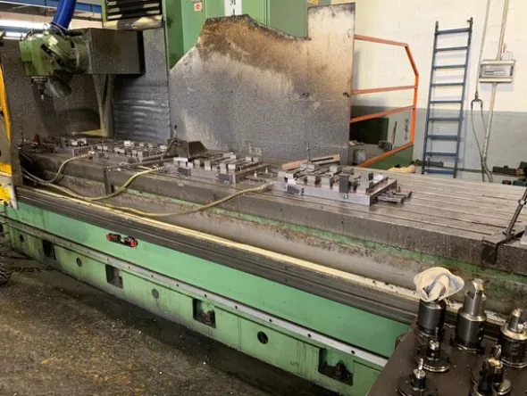 9#8345 Fresatrice cnc a montante mobile con testa birotativa manuale