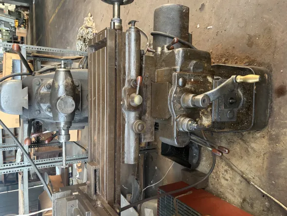 Fresatrice universale REMAC – Tavola 1000 mm