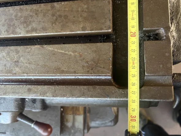 Fresatrice universale REMAC – Tavola 1000 mm