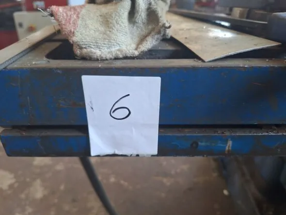 6#8413 Fresatrice 1100x400x250