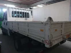 3#8017 Furgone cassonato Iveco