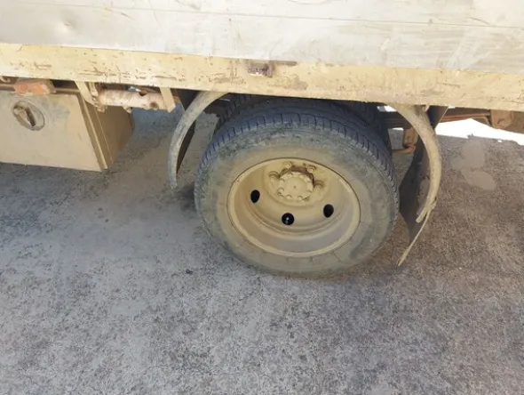 1#8118 Furgone con cassone a sponde Iveco Daily 35C13