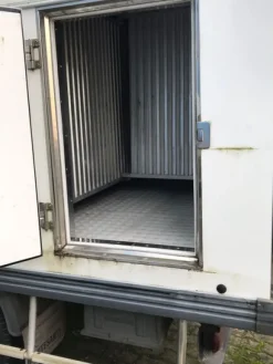 1#7597 Furgone con cella frigo e scaffalatura industriale
