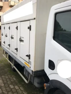 1#7597 Furgone con cella frigo e scaffalatura industriale