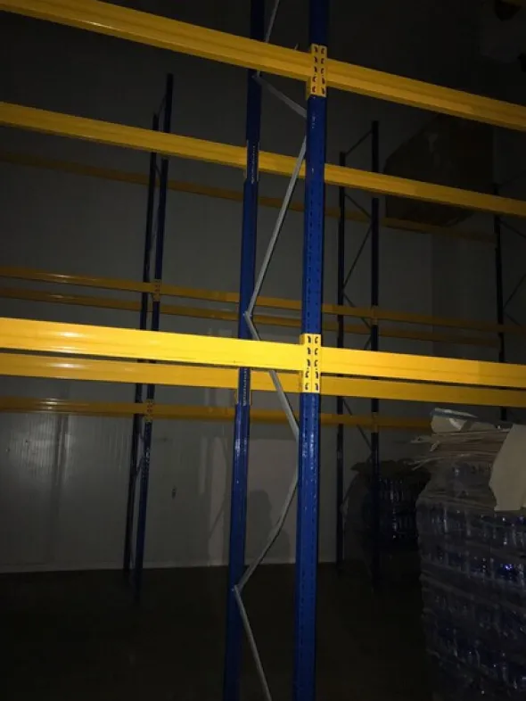 1#7597 Furgone con cella frigo e scaffalatura industriale