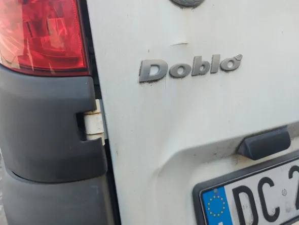 31#7925 Furgone Fiat Doblò