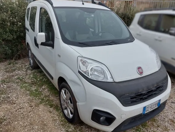 1#8133 Furgone Fiat Qubo