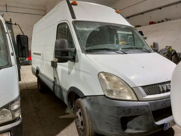 15#7725 Furgone Iveco