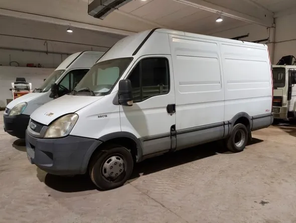 13#7725 Furgone Iveco