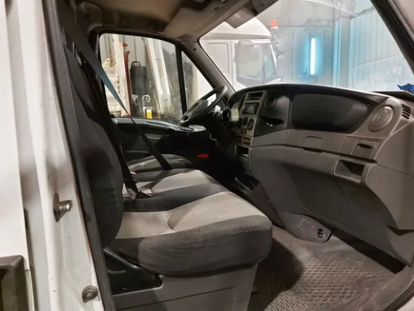 13#7725 Furgone Iveco