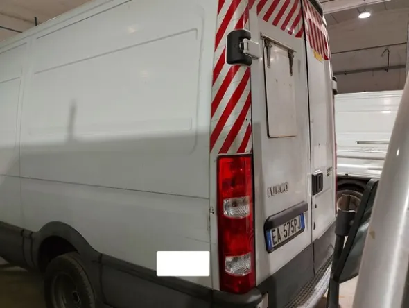 12#7725 Furgone Iveco
