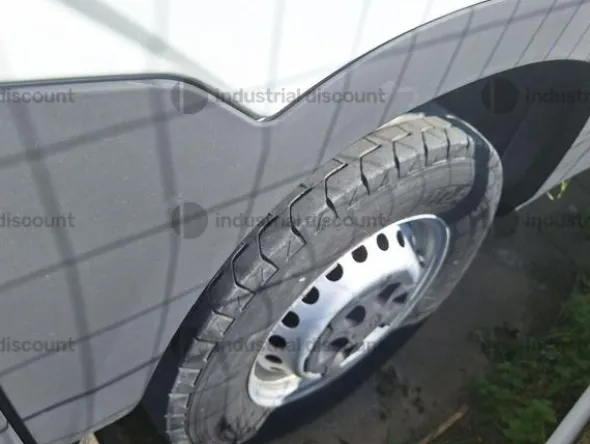 1#9966 Furgone Iveco