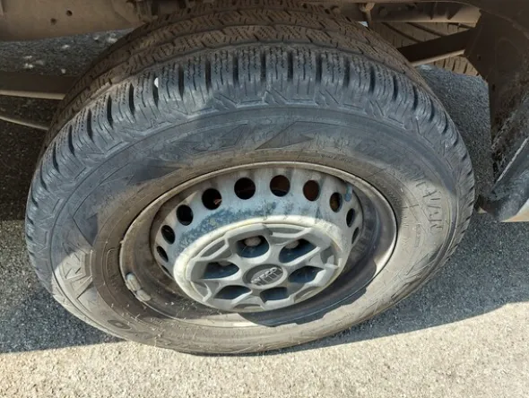 9#6393 Furgone Iveco 35S15