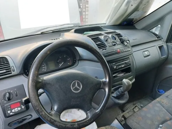 2#8066 Furgone Mercedes