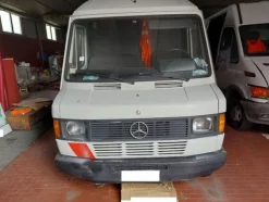 13#8115 Furgone Mercedes