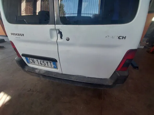 7#7663 Furgone Peugeot Ranch