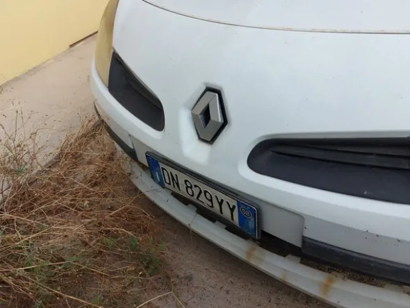 4#6488 Furgone Renault