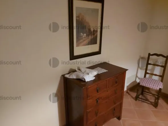 141#8824 Generatore elettrico, arredi e attrezzature per struttura ricettiva turistica