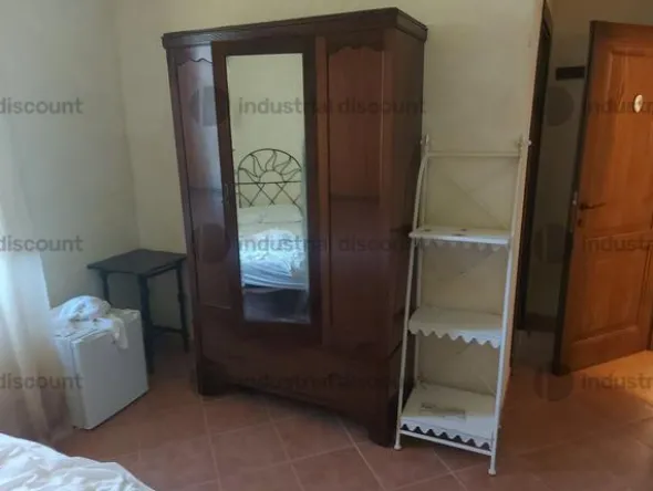 141#8824 Generatore elettrico, arredi e attrezzature per struttura ricettiva turistica