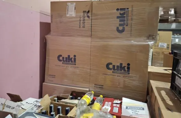 1#8653 Giacenze di imballaggi e packaging e prodotti alimentari