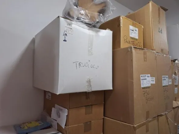1#8653 Giacenze di imballaggi e packaging e prodotti alimentari