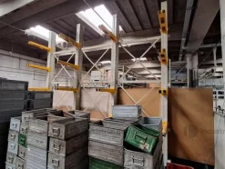 205#9818 Giacenze di magazzino e scaffalature