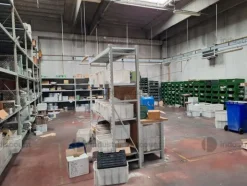 205#9818 Giacenze di magazzino e scaffalature