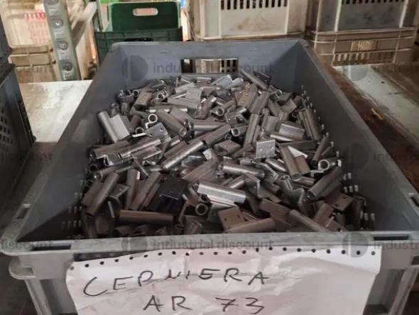 205#9818 Giacenze di magazzino e scaffalature