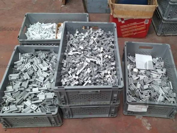 205#9818 Giacenze di magazzino e scaffalature