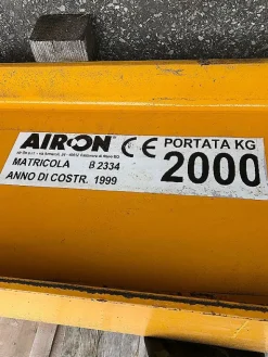 Gru a bandiera AIRON/Demag 2000 kg.