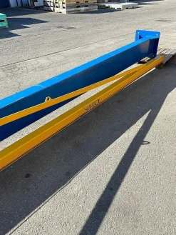 Gru a bandiera con pinza portata 200 kg
