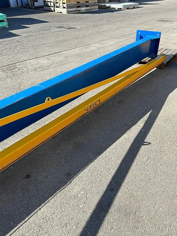 Gru a bandiera con pinza portata 200 kg