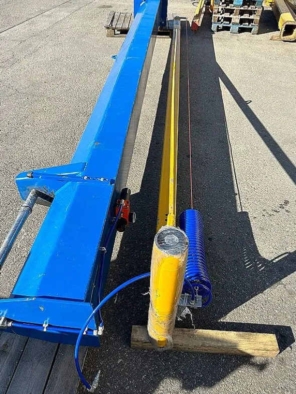 Gru a bandiera con pinza portata 200 kg