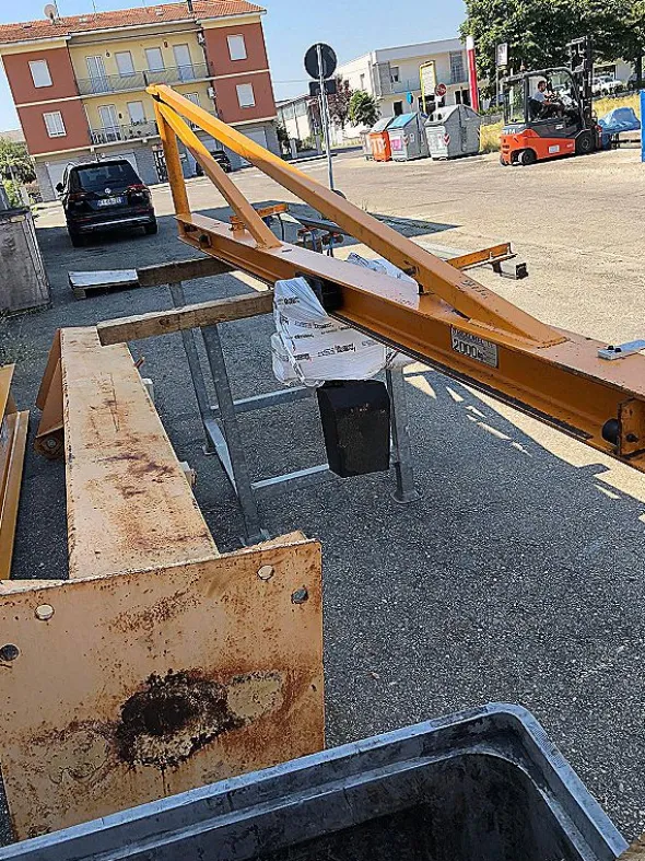 Gru a bandiera 2000 kg