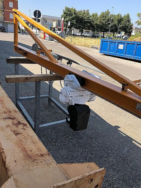 Gru a bandiera 2000 kg