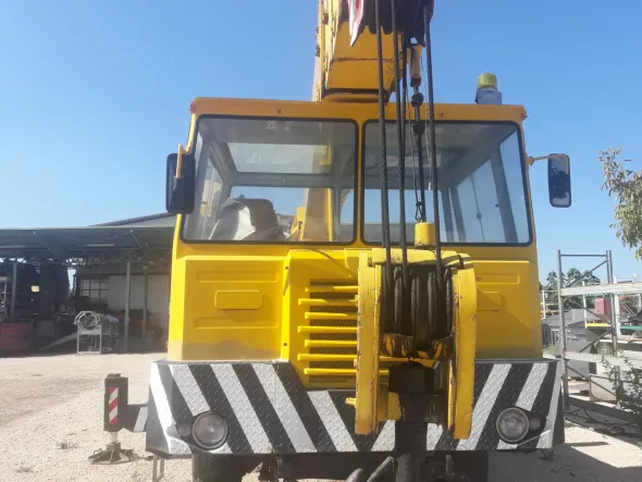 Gru mobile Corradini 25 Tonnellate