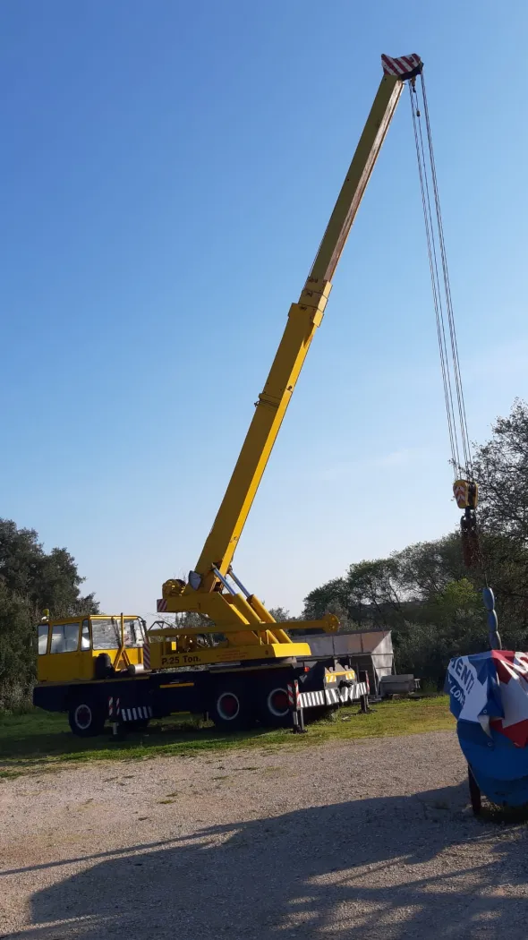 Gru mobile Corradini 25 Tonnellate
