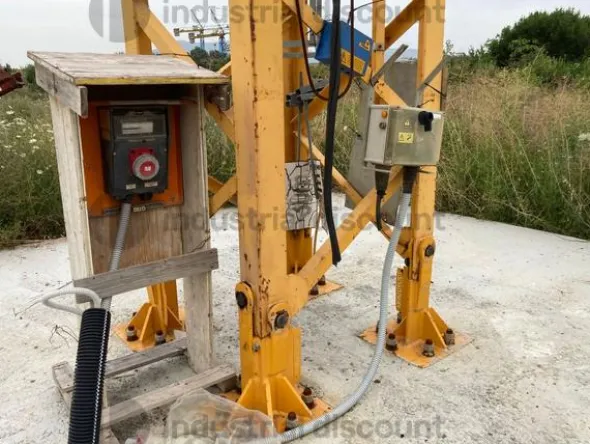 1#8715 Gru Potain MC 85B 2C